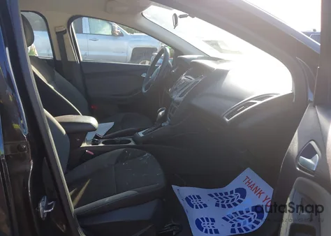 2013 Ford Focus Se z USA, uszkodzony, nr VIN 1FADP3K22DL180024